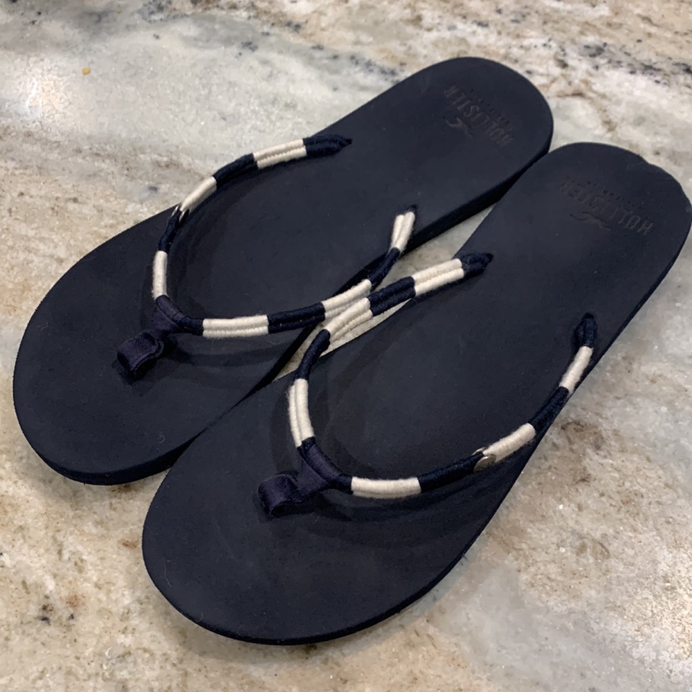 Hollister flip flops